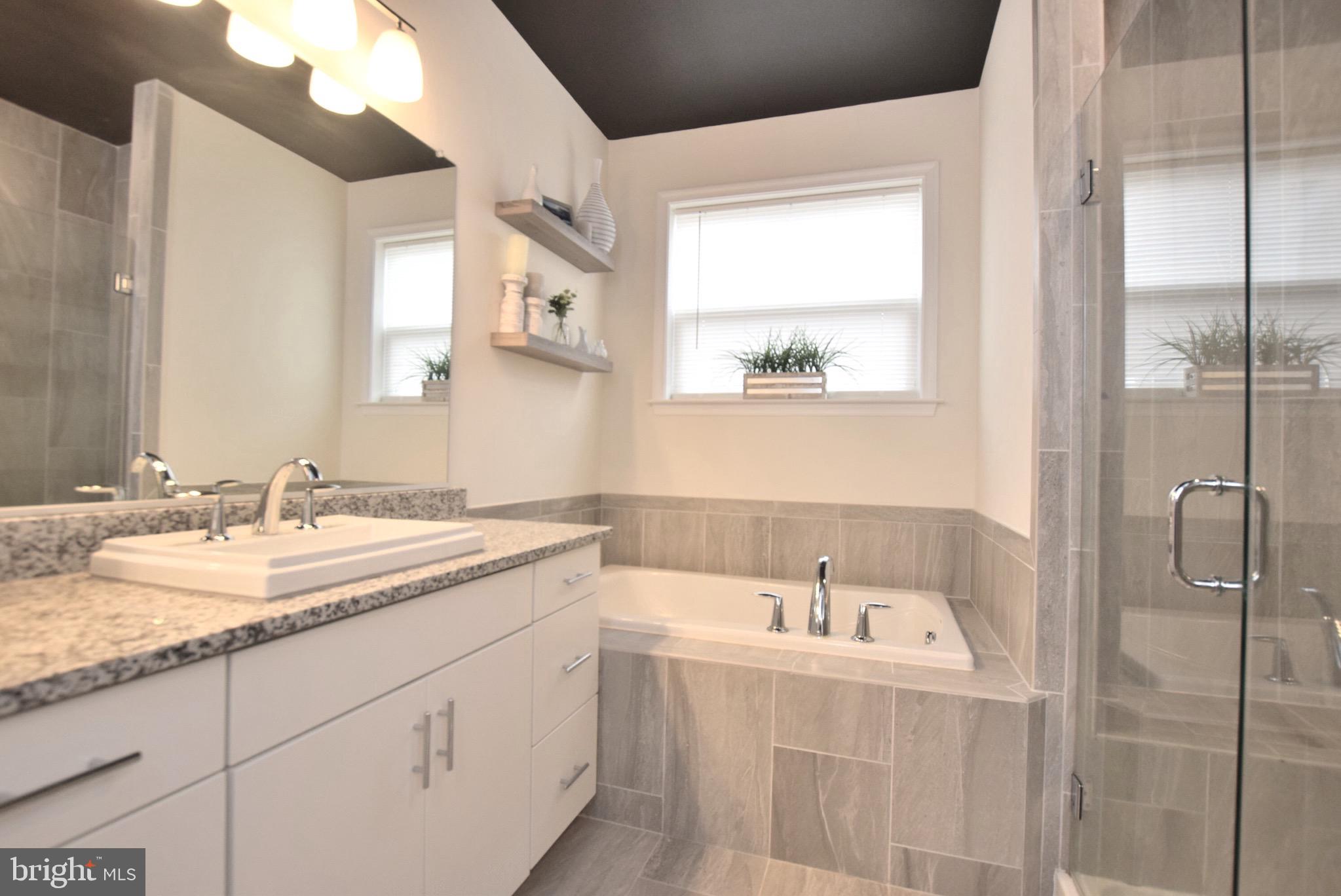 24720 Cable Mill Terrace Aldie, VA 20105 - Photo 17 of 23 Primary Bathroom