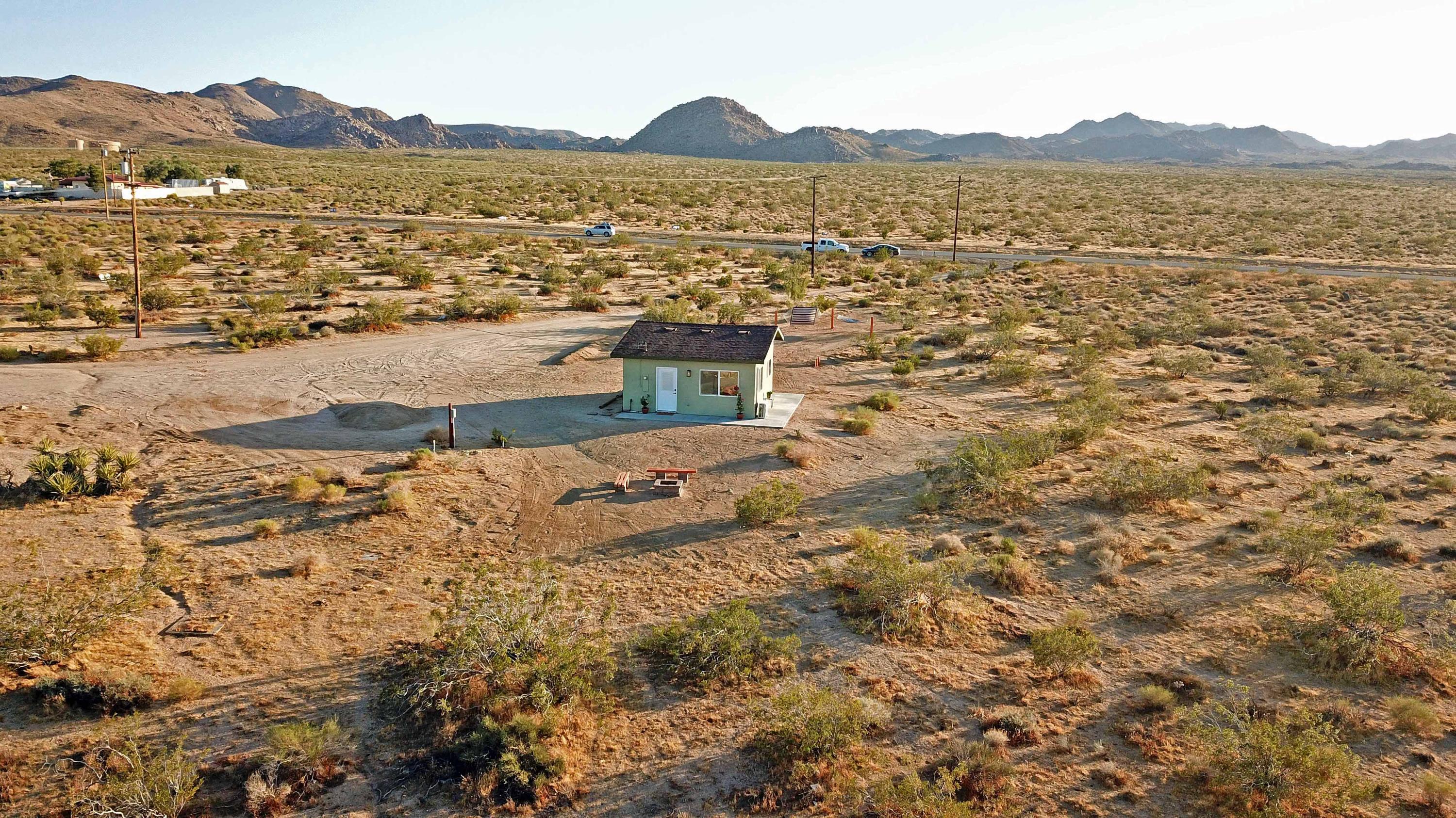 54836 Alderman Road Landers, CA 92285 - Photo 19 of 32 a view of an ocean and a mountain