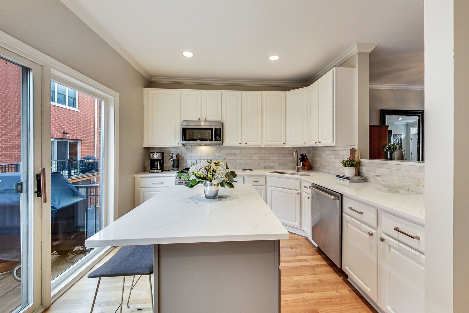 1522 West School Street, Unit N Chicago, IL 60657 - Photo 12 of 38