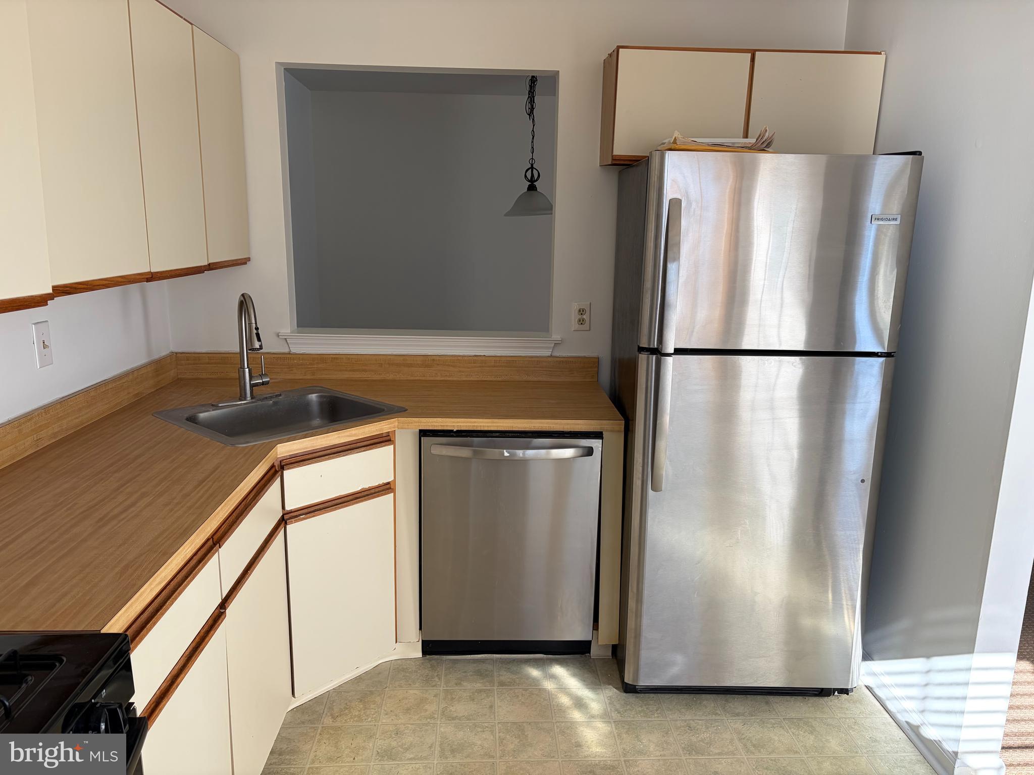 405 Atlanta Court Sewell, NJ 08080 - Photo 8 of 8