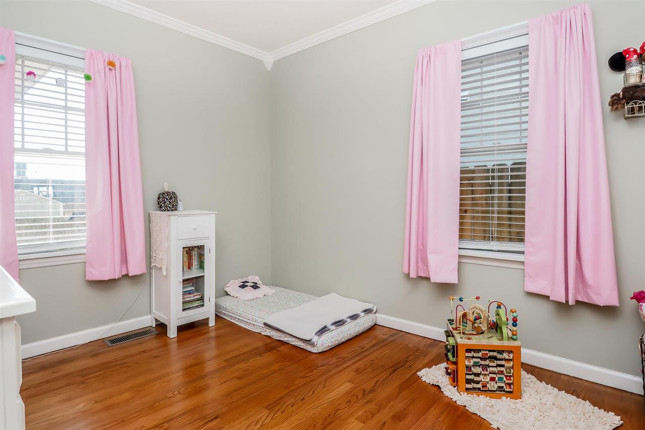 308 Georgetown Road Raleigh, NC 27608 - Photo 4 of 17 Photo 4