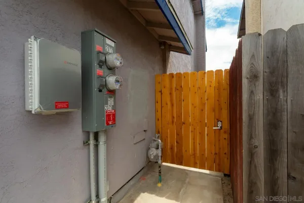 $1,950 | 2077 Grove Avenue, San Diego, CA 92154