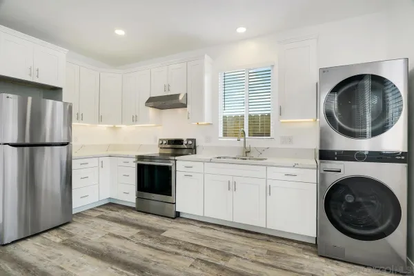 $1,950 | 2077 Grove Avenue, San Diego, CA 92154