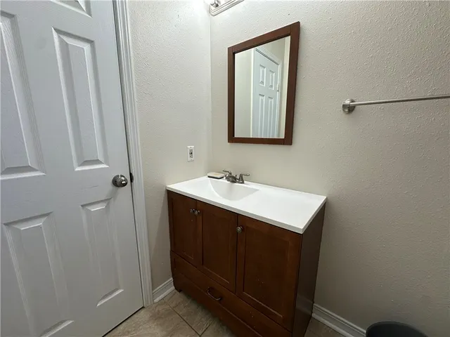 $1,900 | 738 Imperial Harbor Drive, Corpus Christi, TX 78402