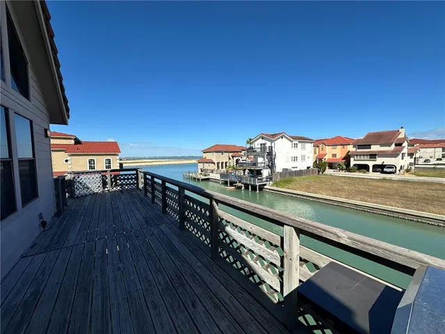 $1,900 | 738 Imperial Harbor Drive, Corpus Christi, TX 78402