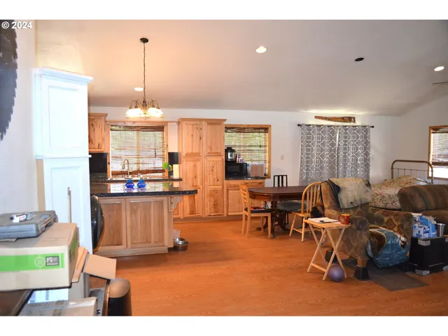 $478,900 | 132860 Hwy 97 Crescent, Crescent, OR 97733