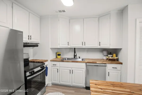 $240,000 | 218 Dogwood Drive, Biloxi, MS 39531