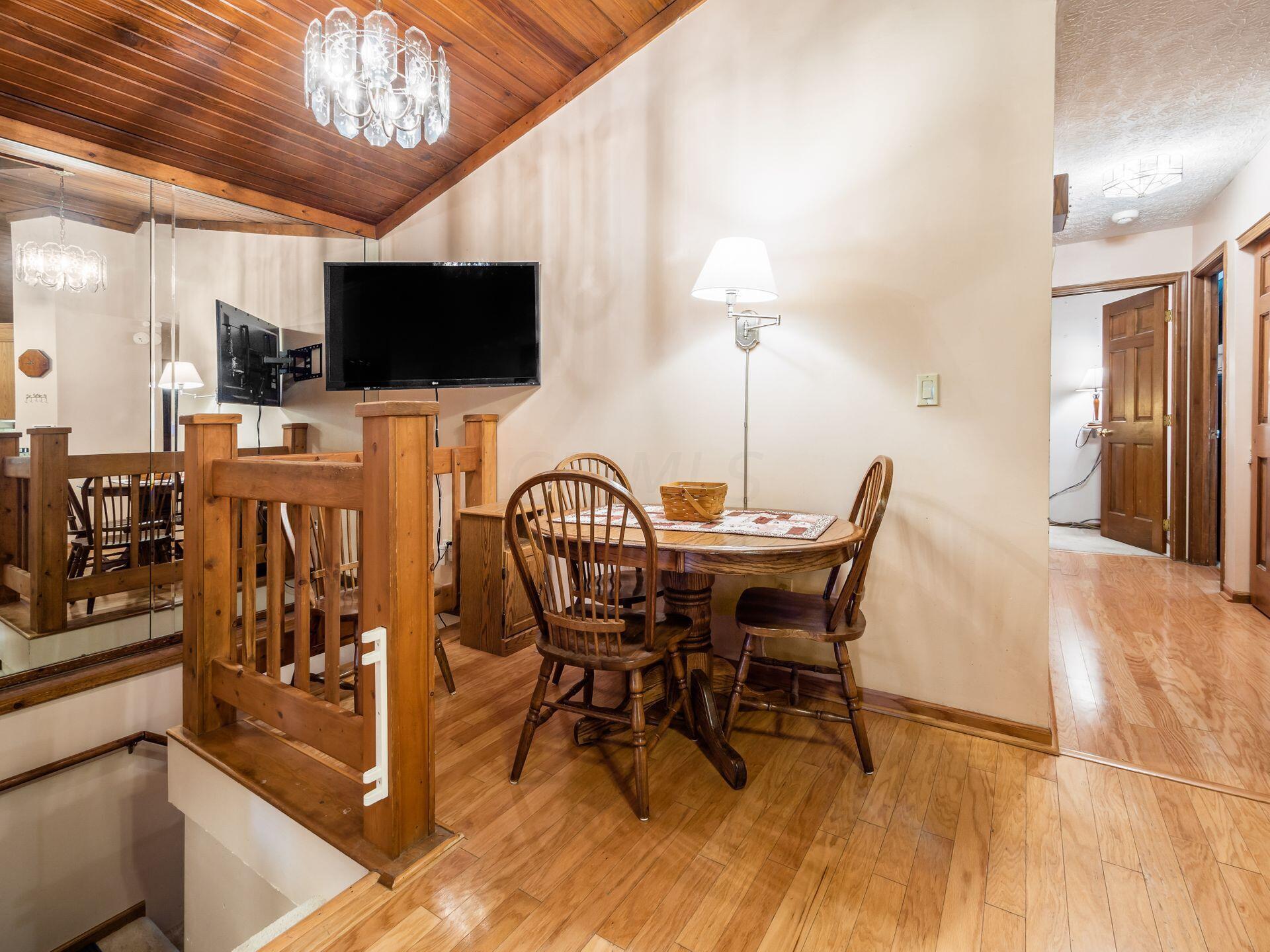 6029 Moore Road Delaware, OH 43015 - Photo 13 of 61 Kitchen Eating Area