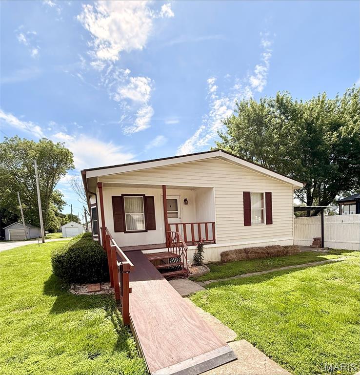 107 South 3rd Street Baldwin, IL 62217 - Photo 2 of 18