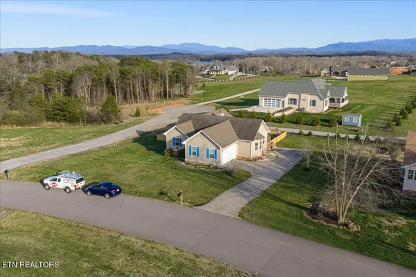 $330,000 | 186 Country Way Road, Vonore, TN 37885
