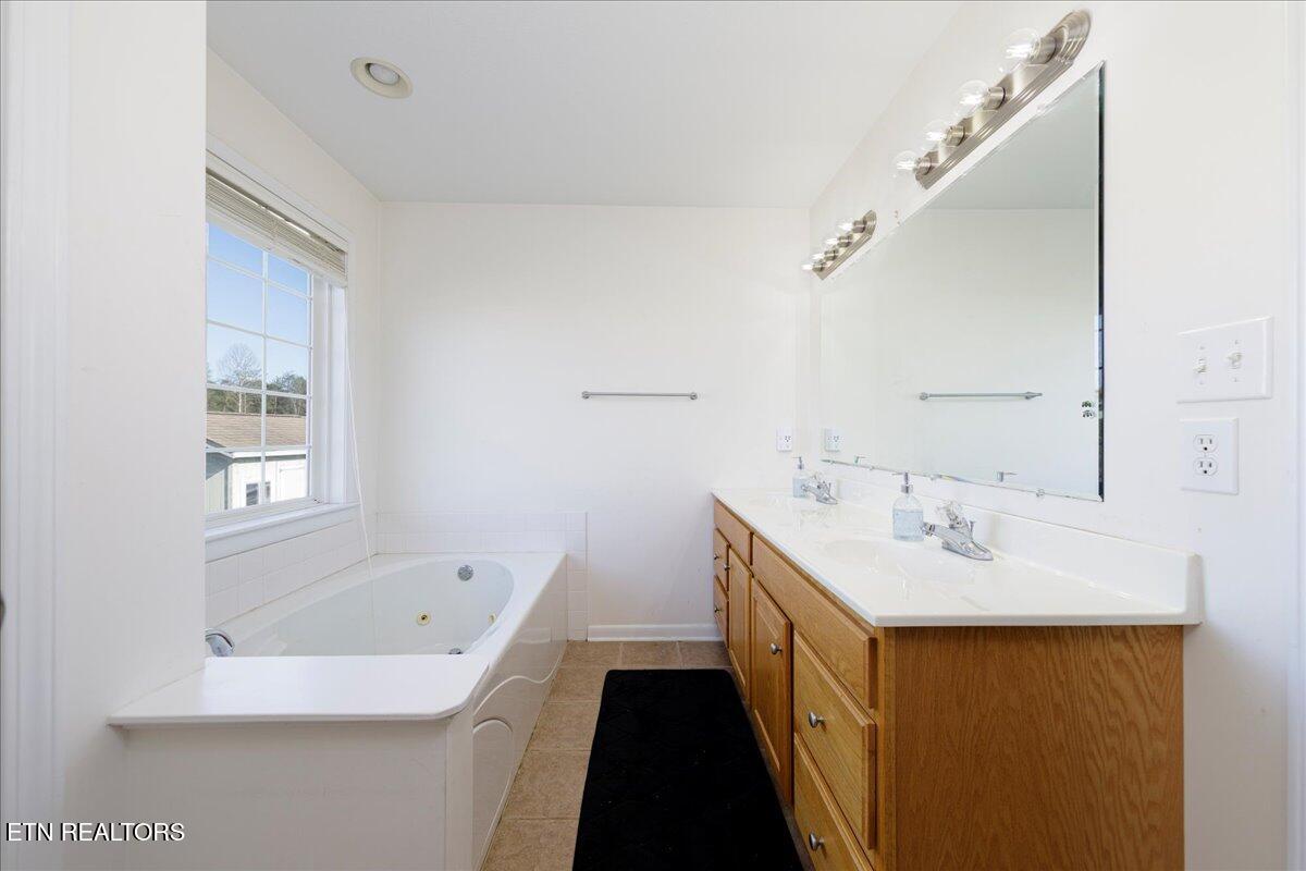 186 Country Way Road Vonore, TN 37885 - Photo 14 of 31 13-IMG_3403-Edit