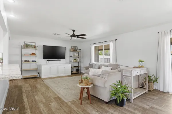 $450,000 | 962 East 8th Place, Mesa, AZ 85203