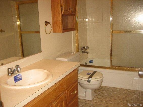 48476 Sugarbush Road New Baltimore, MI 48047 - Photo 8 of 11 Bathroom
