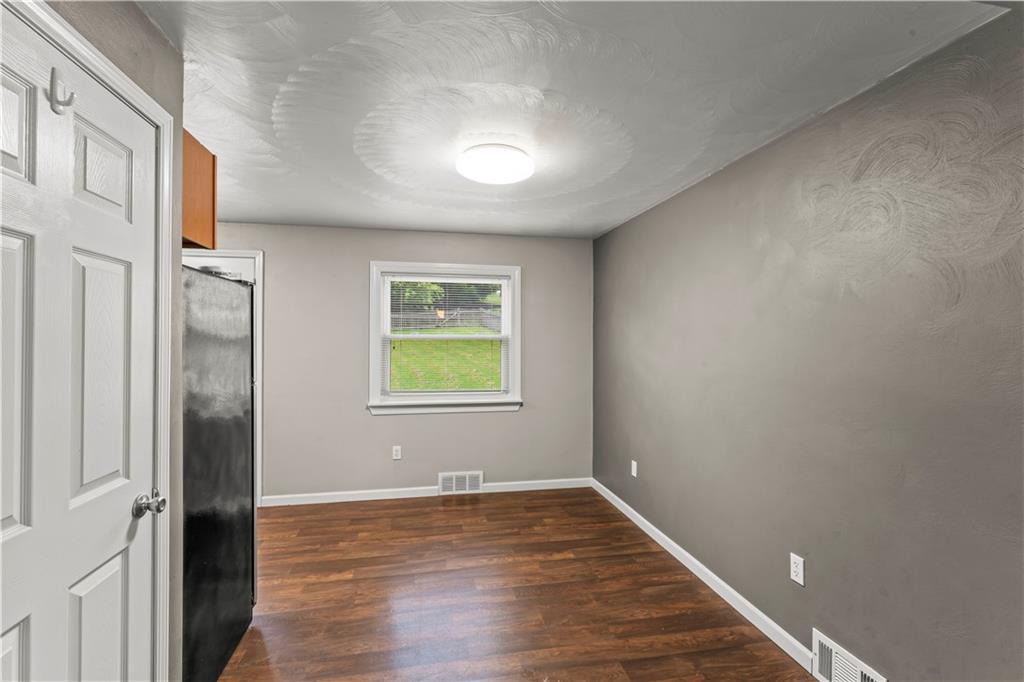 115 Valley Road Eighty Four, PA 15330 - Photo 4 of 20 Dining Area 115 Valley Road