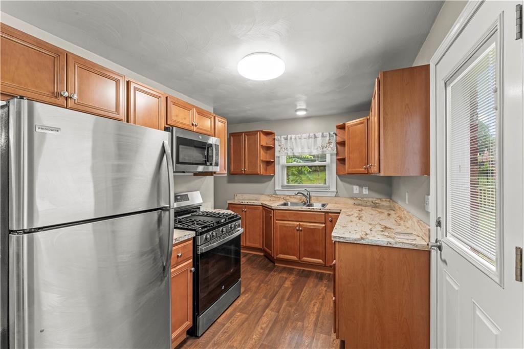 115 Valley Road Eighty Four, PA 15330 - Photo 6 of 20 Kitchen 115 Valley Road