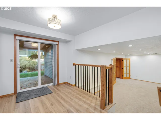 $815,000 | 30950 Southwest Willamette Way, Wilsonville, OR 97070