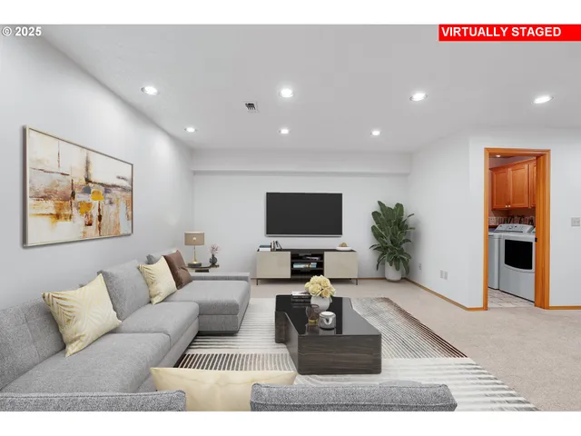 $815,000 | 30950 Southwest Willamette Way, Wilsonville, OR 97070