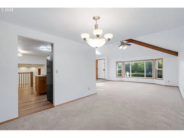 $815,000 | 30950 Southwest Willamette Way, Wilsonville, OR 97070