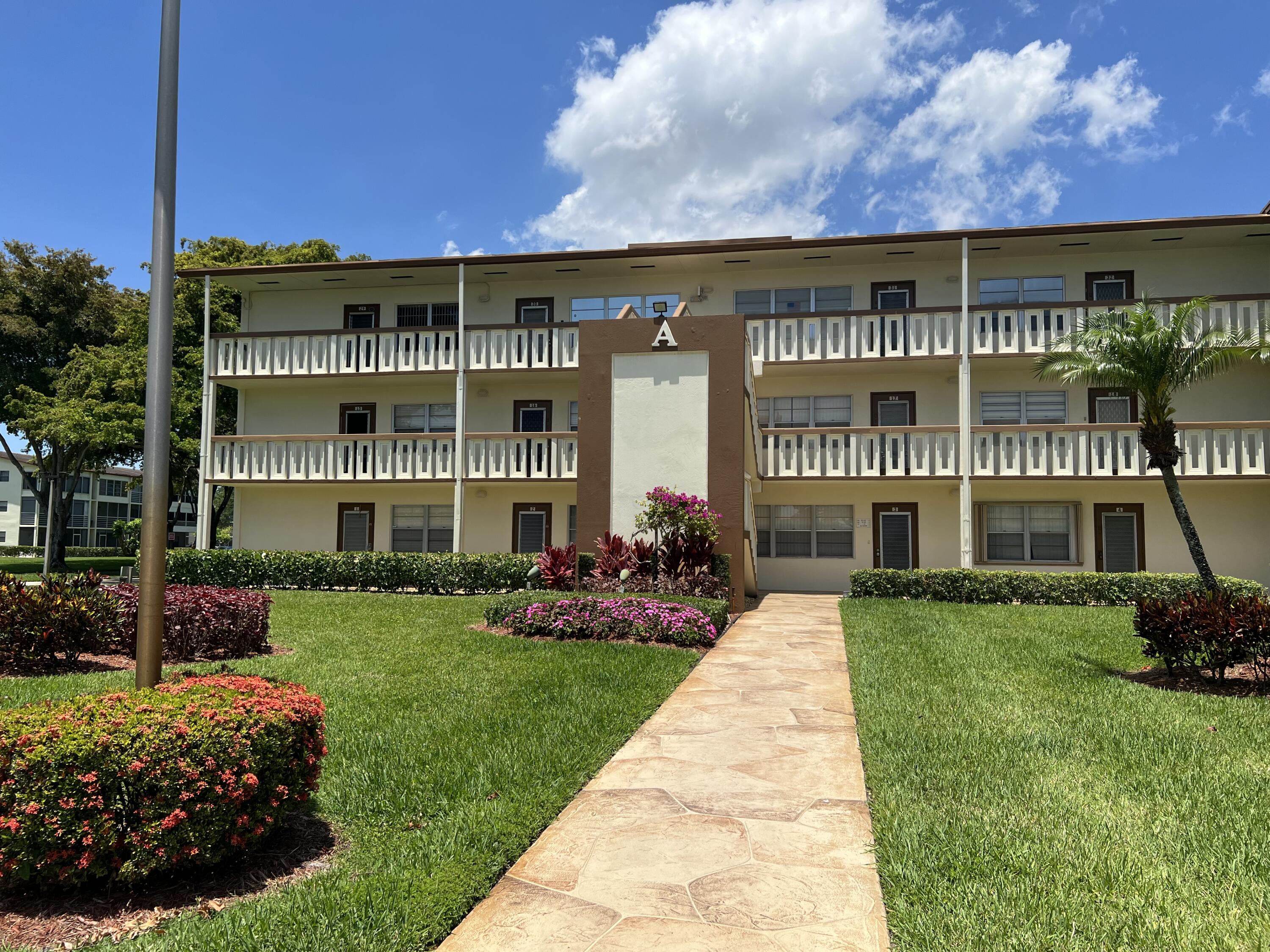 36 Mansfield B Boca Raton, FL 33434 - Photo 1 of 17 Mans A Exterior IMG_5429