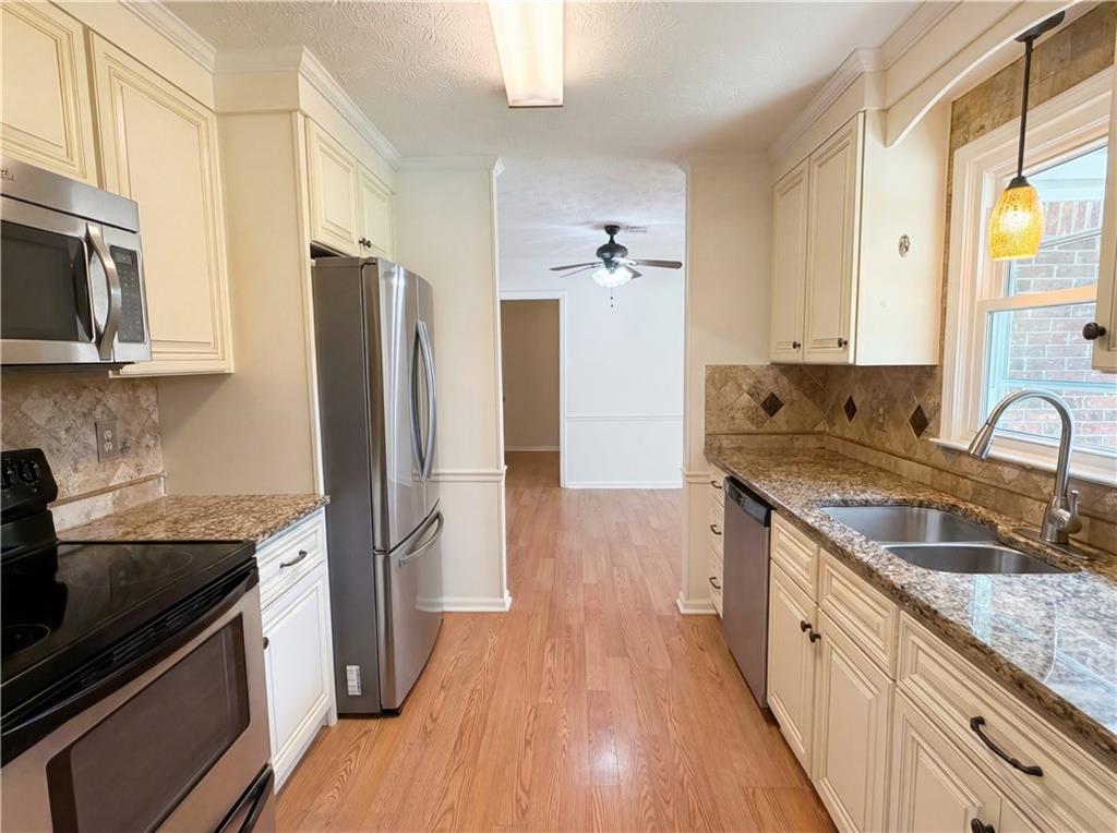 1622 Spaniel Court Southwest Conyers, GA 30094 - Photo 10 of 30