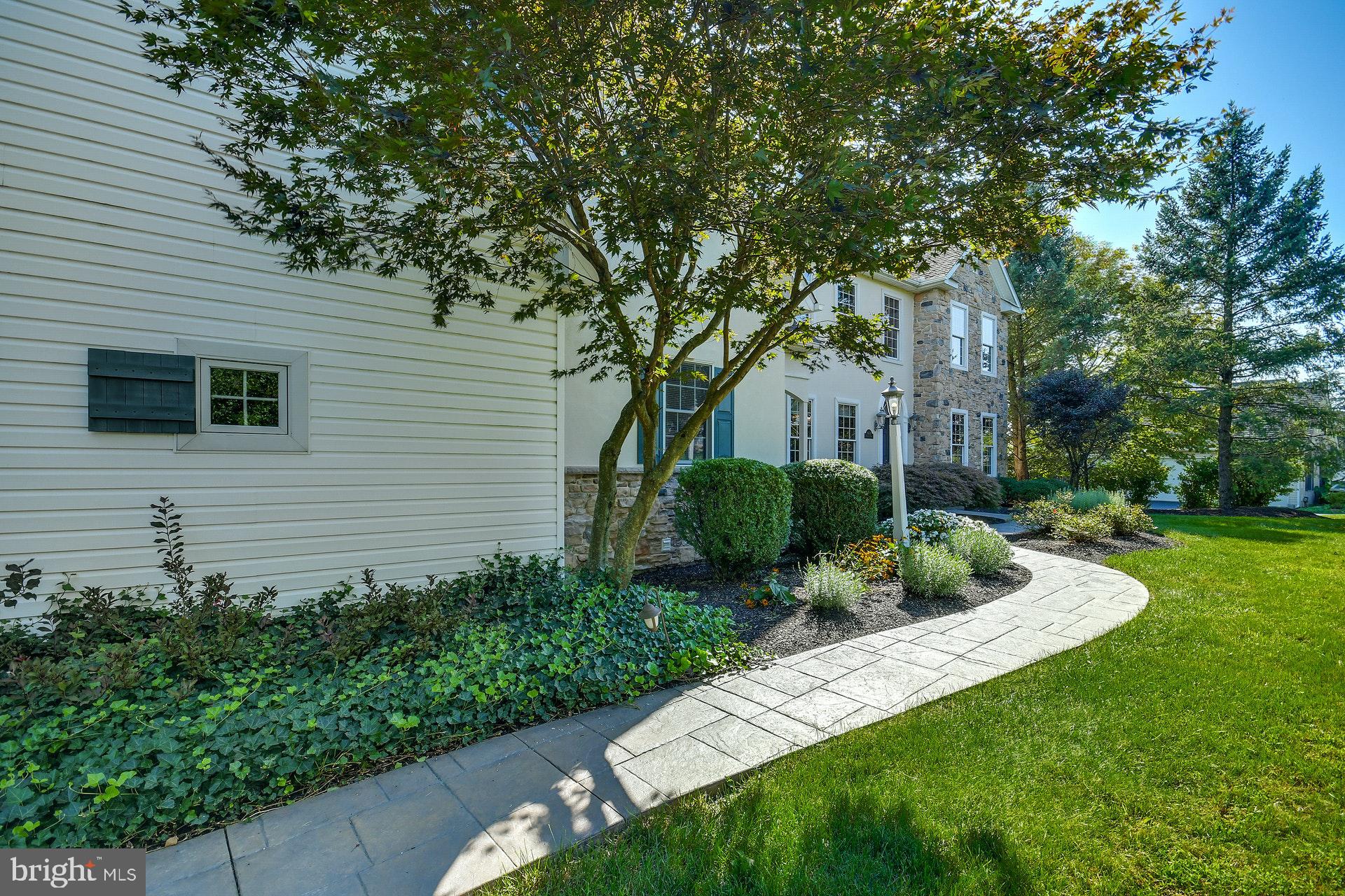 6634 Overlook Road Orefield, PA 18069 - Photo 3 of 53 Gallery Image 3