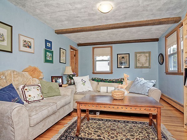 44 Kingston Road Waltham, MA 02451 - Photo 3 of 28