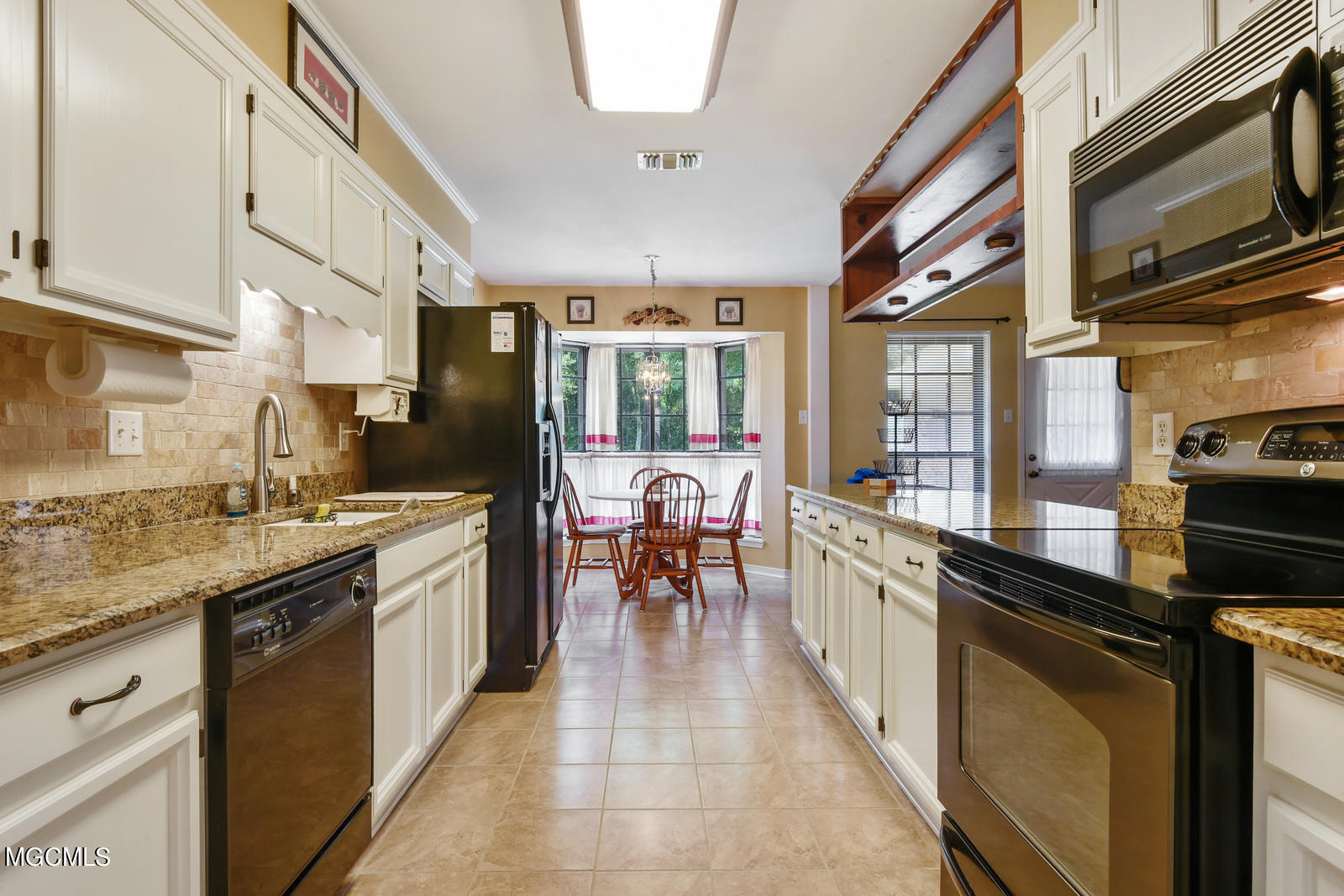 1324 Diller Road Ocean Springs, MS 39564 - Photo 6 of 17 008_1600x1067_mls