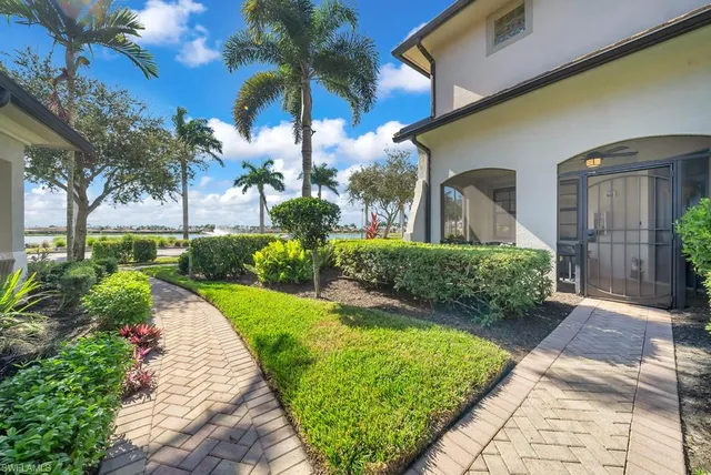 a view of a back yard of the house