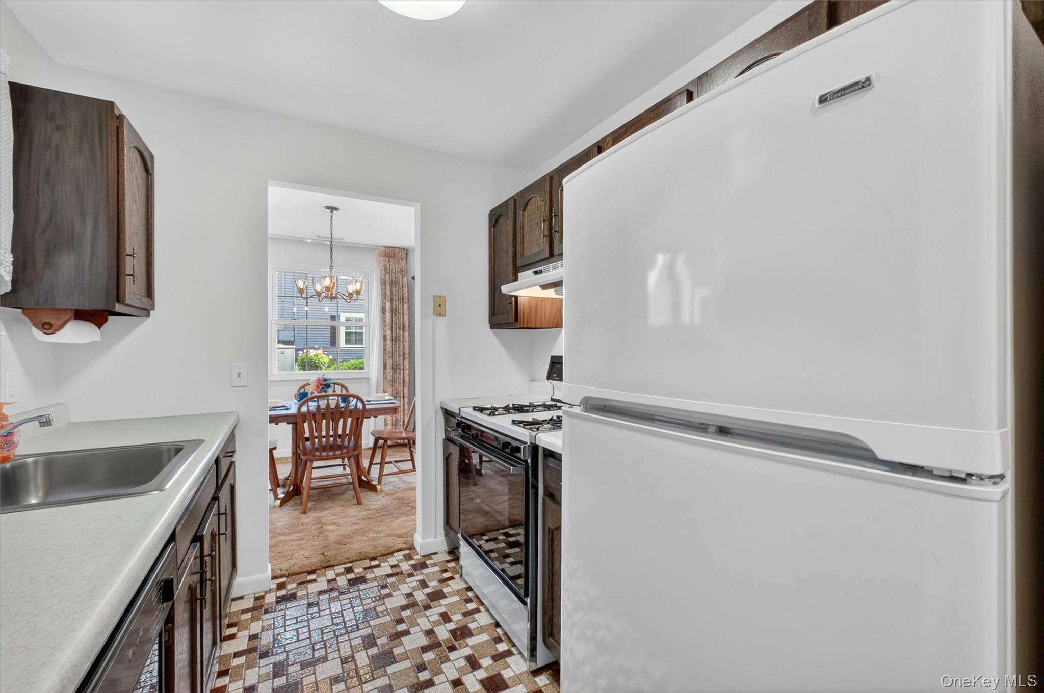 301 Commons Way, Unit C (FIRST FLOOR) Fishkill, NY 12524 - Photo 5 of 37
