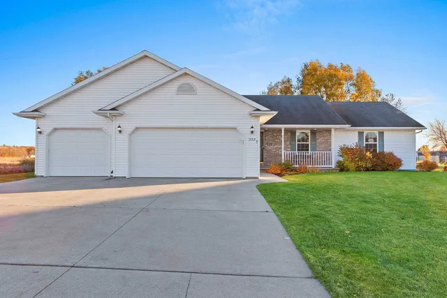 $394,900 | 552 Songbird Avenue, Wrightstown, WI 54180