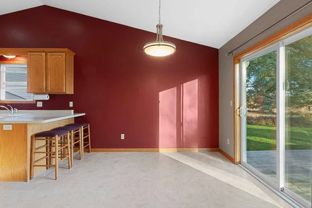 $394,900 | 552 Songbird Avenue, Wrightstown, WI 54180