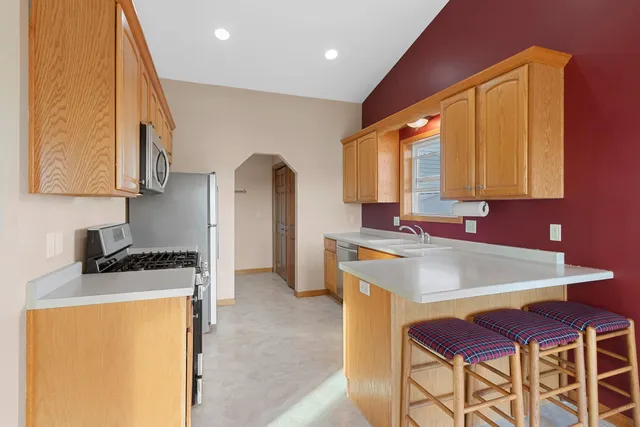 $394,900 | 552 Songbird Avenue, Wrightstown, WI 54180