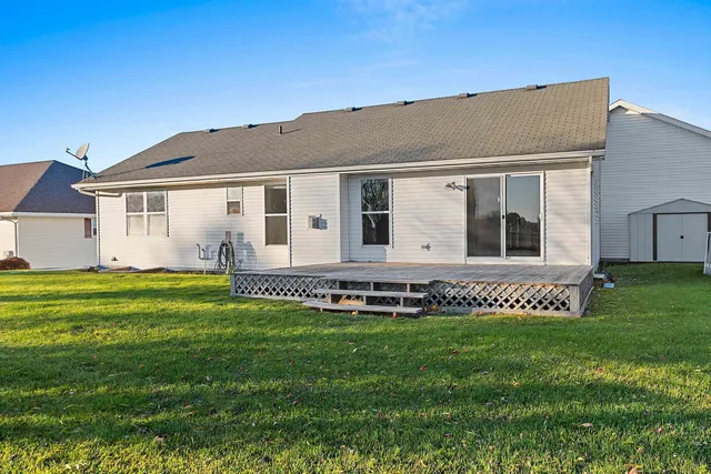 $394,900 | 552 Songbird Avenue, Wrightstown, WI 54180