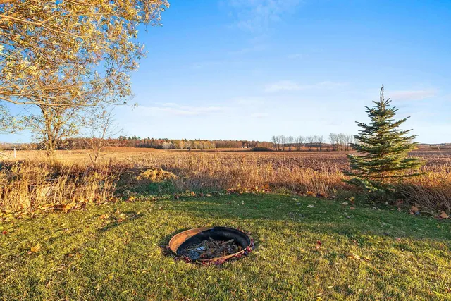 $394,900 | 552 Songbird Avenue, Wrightstown, WI 54180