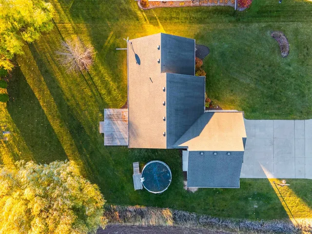 $394,900 | 552 Songbird Avenue, Wrightstown, WI 54180