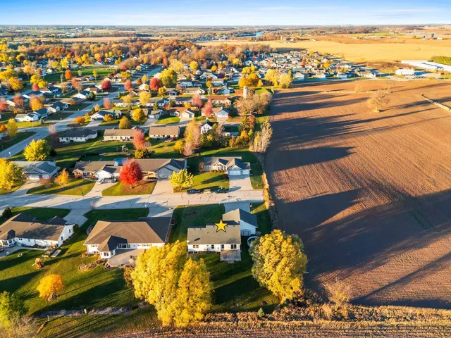 $394,900 | 552 Songbird Avenue, Wrightstown, WI 54180