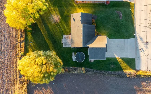 $394,900 | 552 Songbird Avenue, Wrightstown, WI 54180