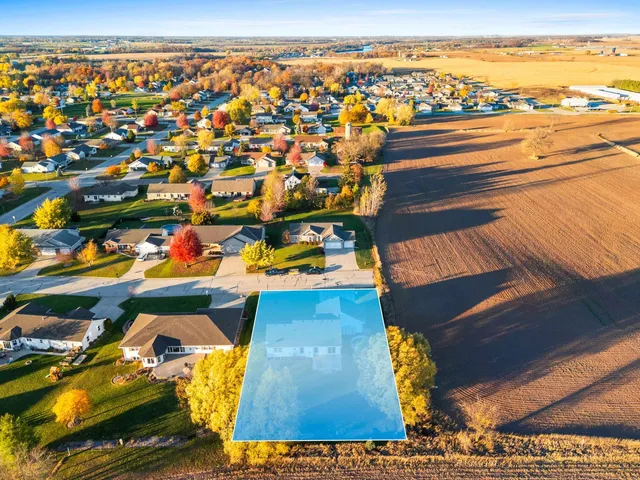 $394,900 | 552 Songbird Avenue, Wrightstown, WI 54180