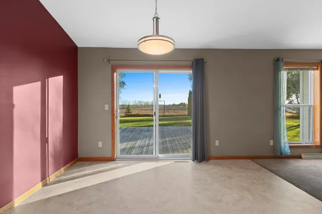 $394,900 | 552 Songbird Avenue, Wrightstown, WI 54180