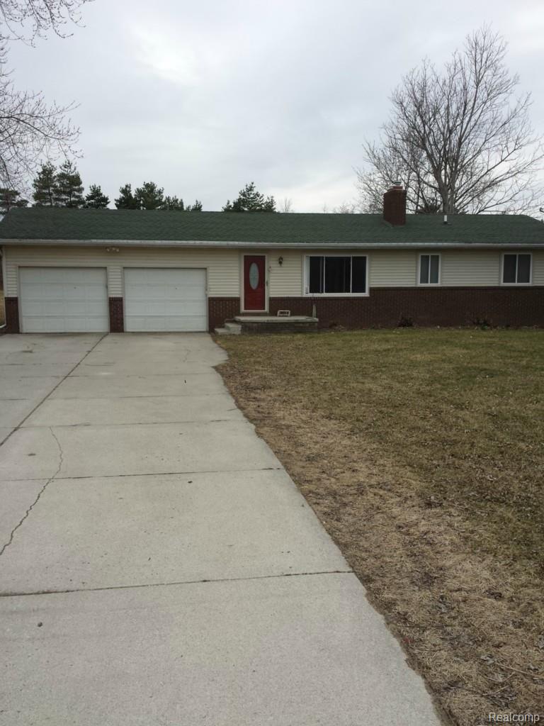 2915 North Burkhart Road Howell, MI 48855 - Photo 7 of 12 front.jpg