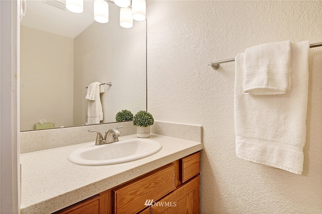 7740 196th Street Southwest, Unit 19 Edmonds, WA 98026 - Photo 16 of 22 Gallery Image 16