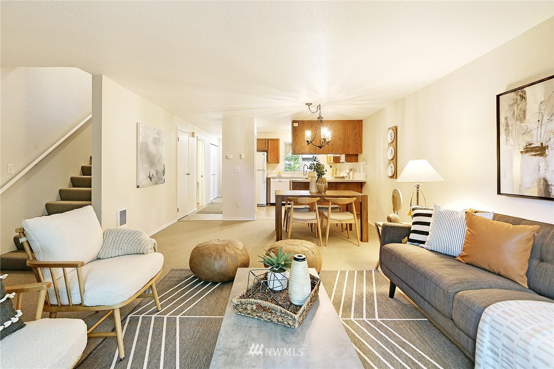 7740 196th Street Southwest, Unit 19 Edmonds, WA 98026 - Photo 4 of 22 Gallery Image 4
