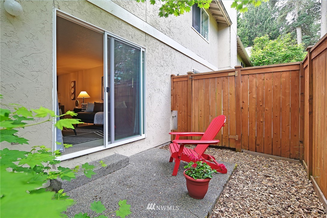 7740 196th Street Southwest, Unit 19 Edmonds, WA 98026 - Photo 6 of 22 Gallery Image 6