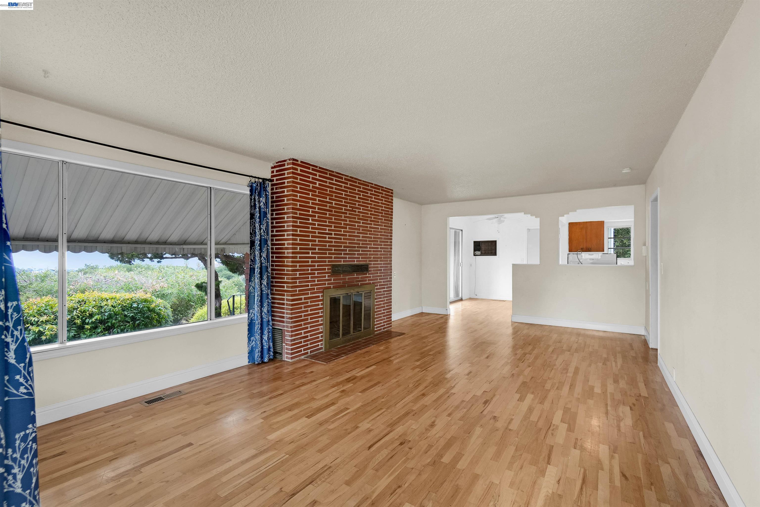 26027 Clover Road Hayward, CA 94542 - Photo 13 of 62