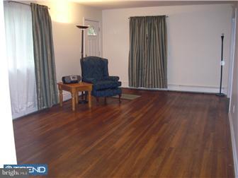 35 Mitscher Road Dover, DE 19901 - Photo 3 of 12 Living Room