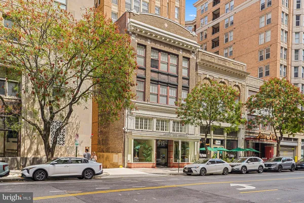 $349,900 | 915 E Street Northwest, Unit 1202, Washington, DC 20004