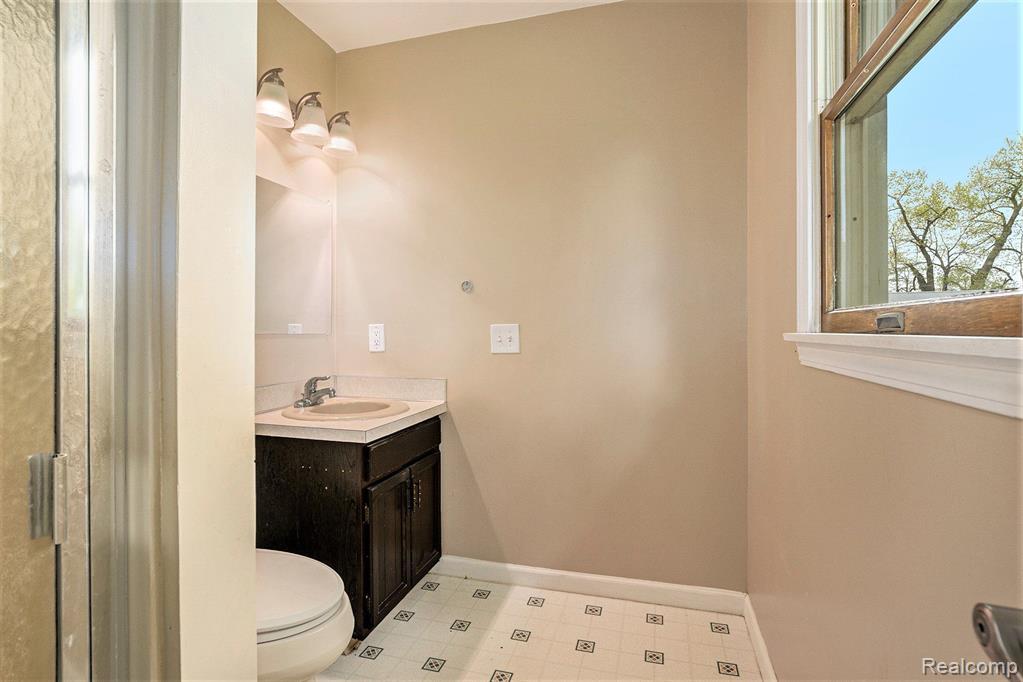 12751 Barnes Road Byron, MI 48418 - Photo 11 of 25
