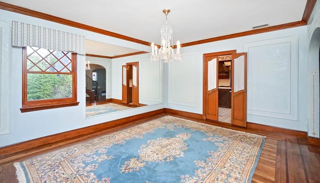 44 Dolphin Road Newton, MA 02459 - Photo 13 of 33