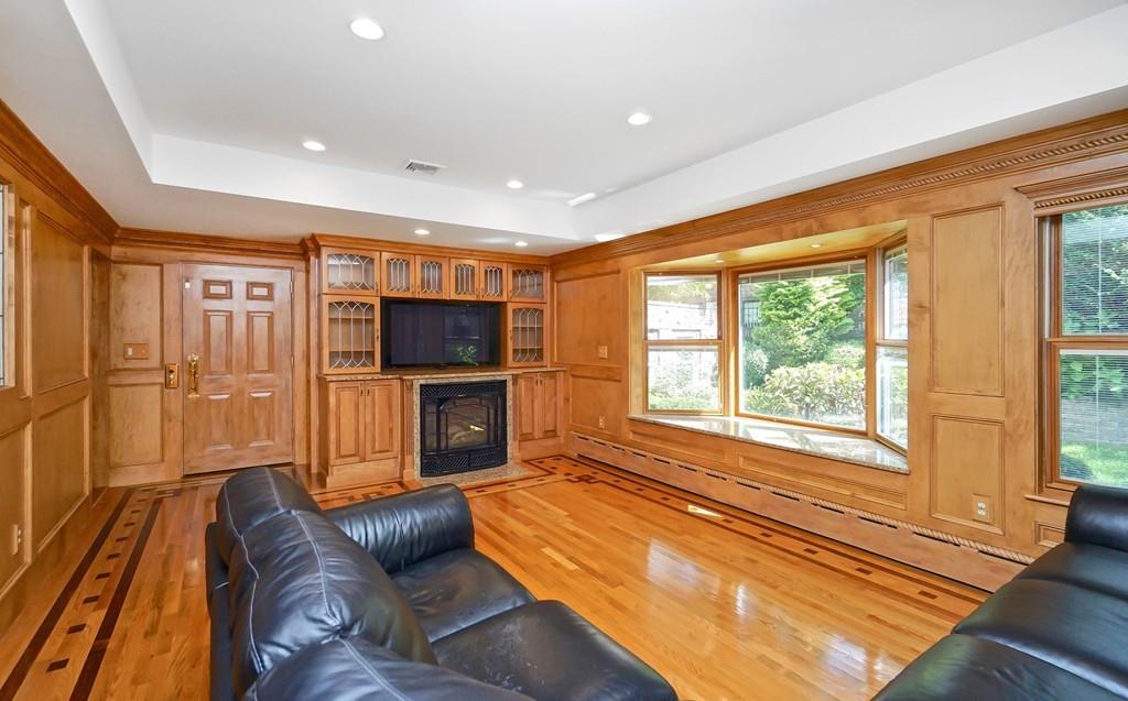 44 Dolphin Road Newton, MA 02459 - Photo 17 of 33