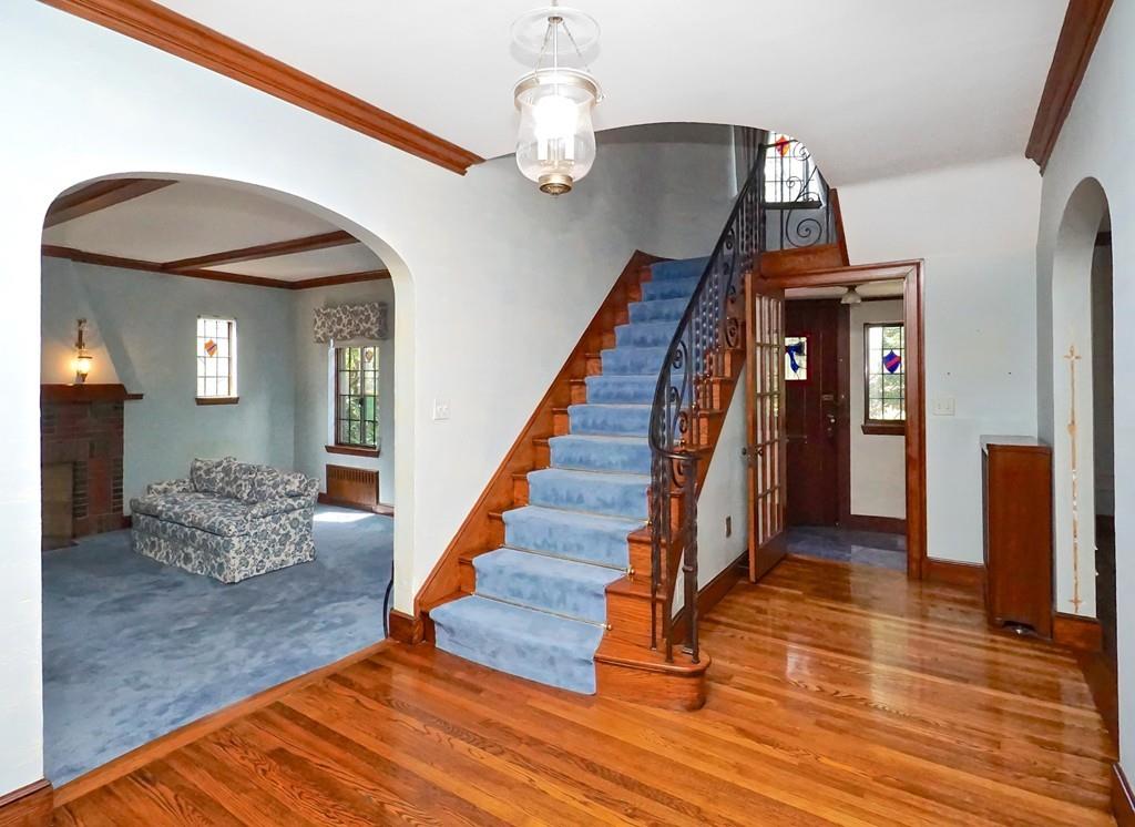 44 Dolphin Road Newton, MA 02459 - Photo 5 of 33